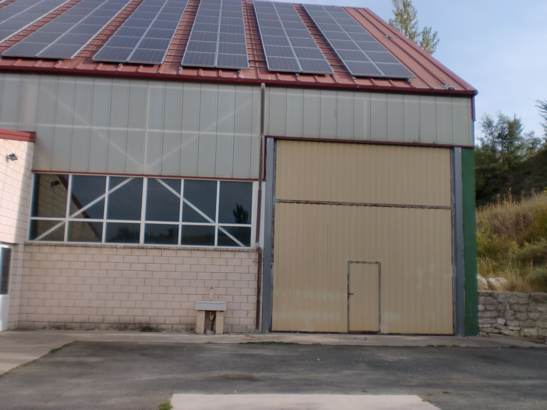 Polideportivo municipal y pistas de padel